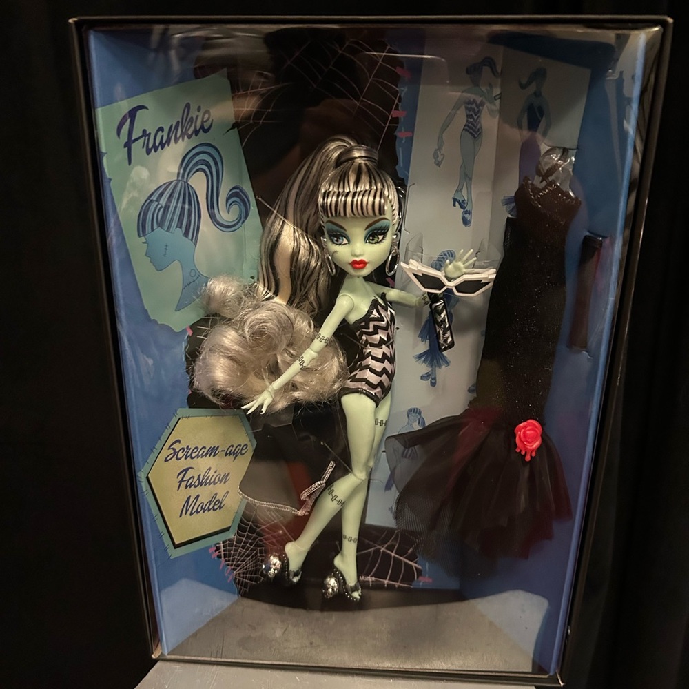 Frankie Scream-age Fashion Model Doll Barbie Mattel 80th Anniversary